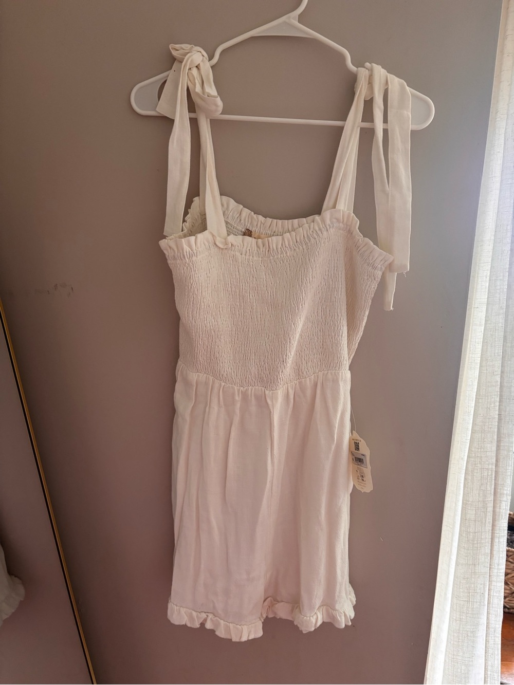 NWT | bow tie ivory, linen blend smocked Romper‎